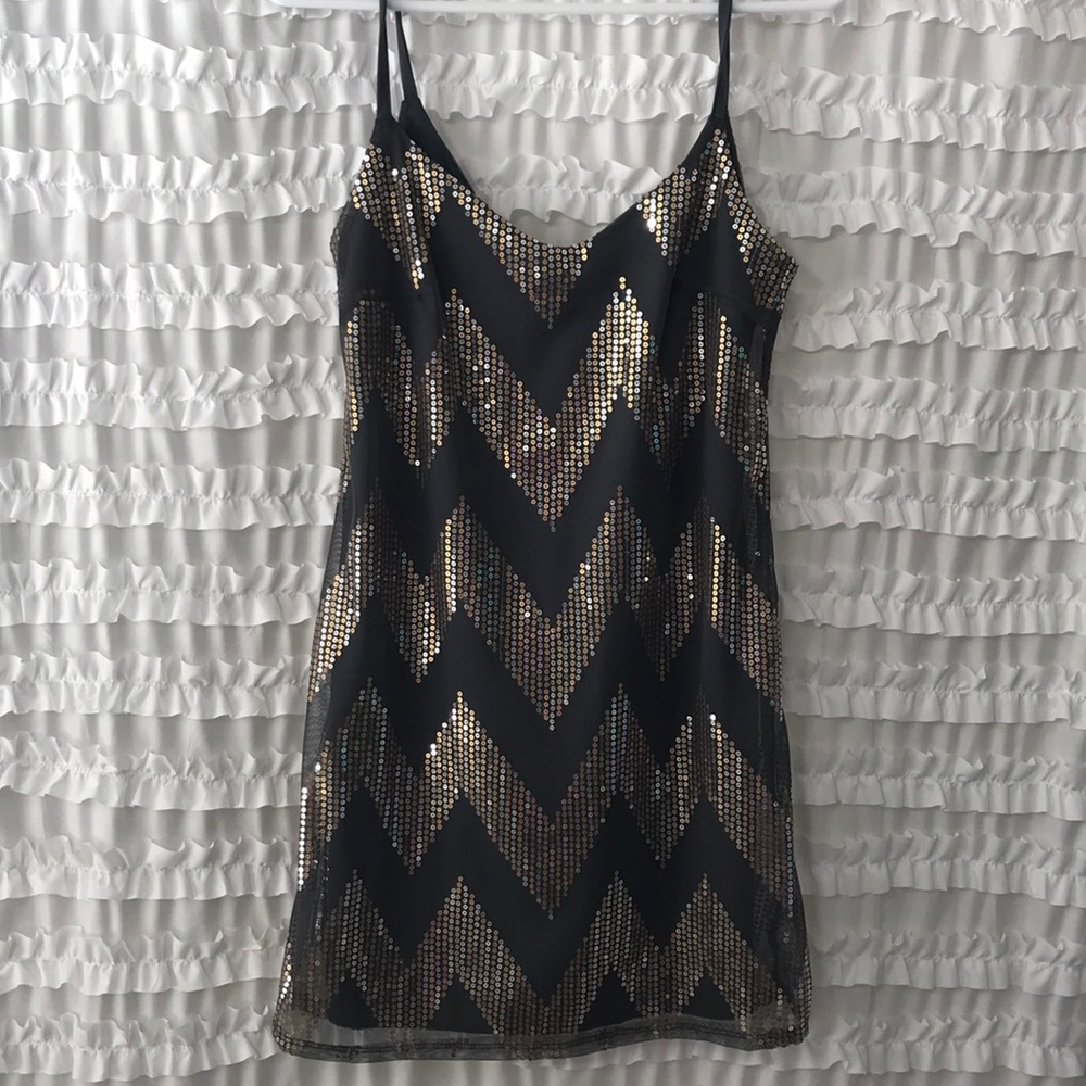 Women’s/Juniors Chevron Sequin Sheath Dress